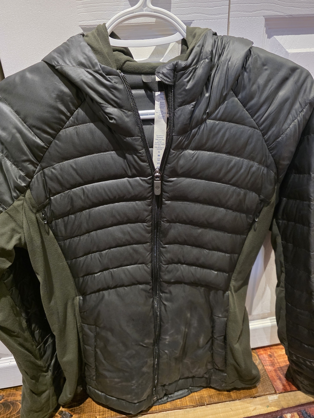 lululemon athletica Men's Quilted Hooded Jacket in Olive Green